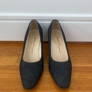 Salvatore Ferragamo low heel in blue print